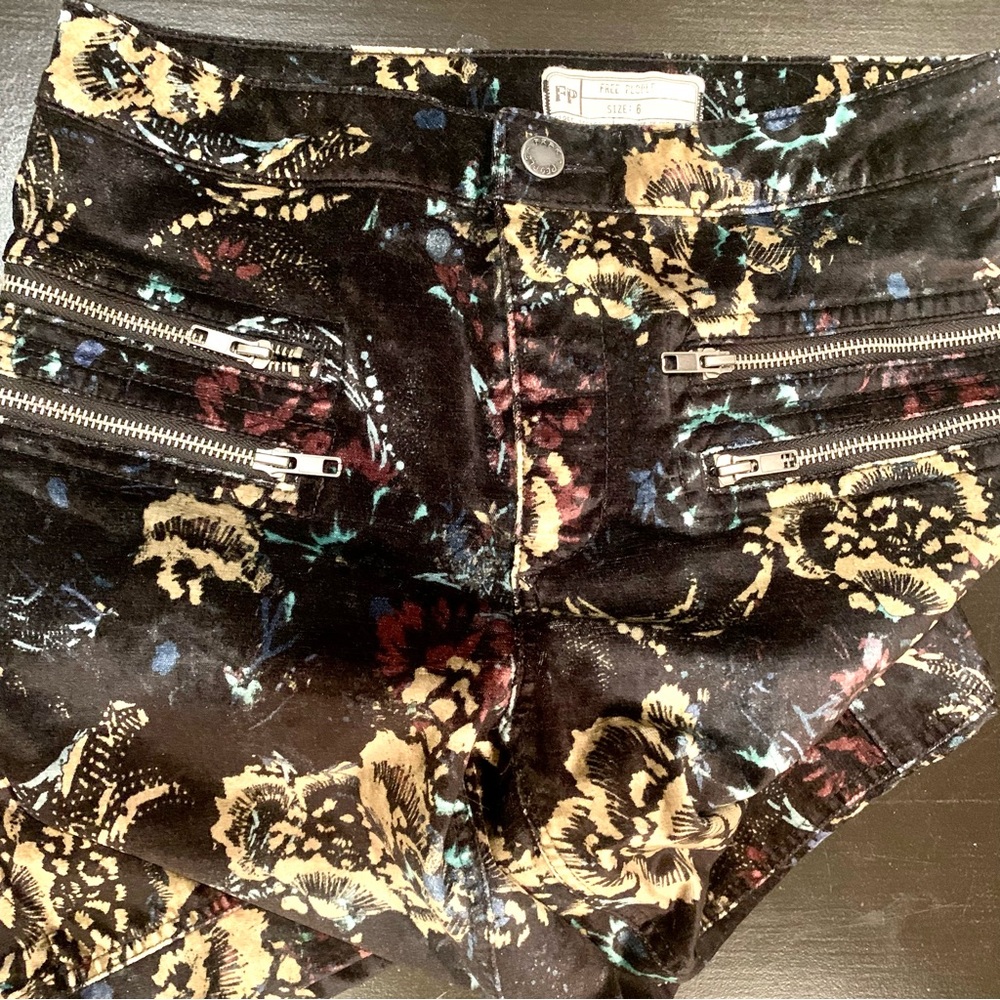 FREE PEOPLE "Lennon" Stretch flocked velvet mid rise moto-inspired jeans - Picture 7 of 8